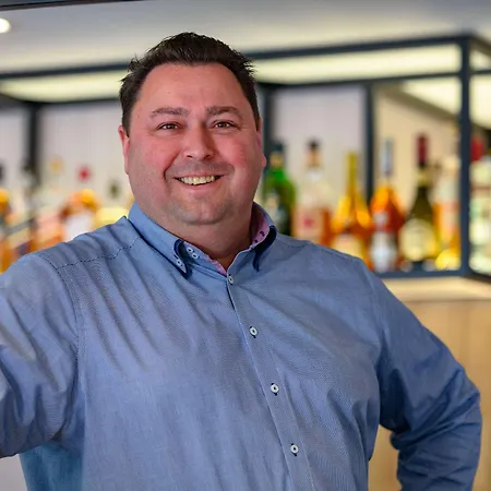 Campanile & Restaurant 3*