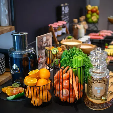 カンパニール ホテル&レストラン アイントホーヴェン ホテル 3*