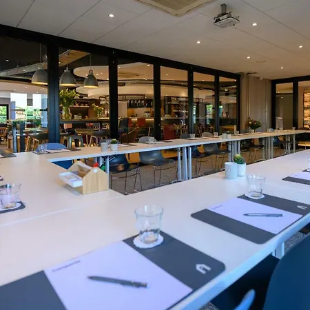 Campanile & Restaurant Hotel