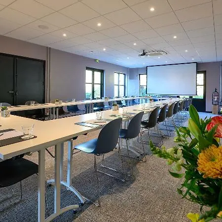 Campanile & Restaurant 3*