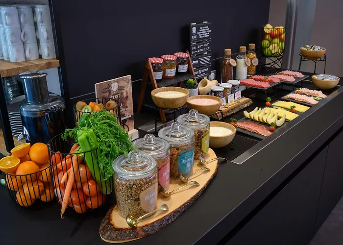 Campanile & Restaurant 3*