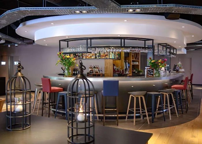 Campanile & Restaurant 3*