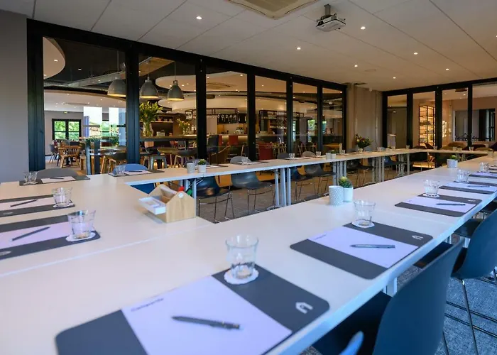 Campanile & Restaurant Hotel