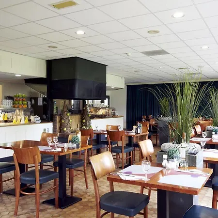 Campanile & Restaurant 3*