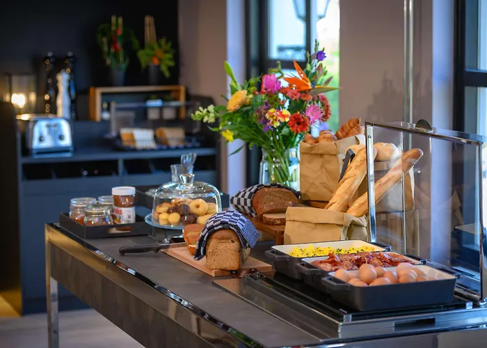 Campanile & Restaurant 3*