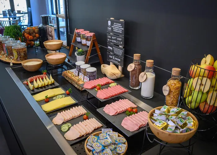 Campanile & Restaurant Otel Eindhoven